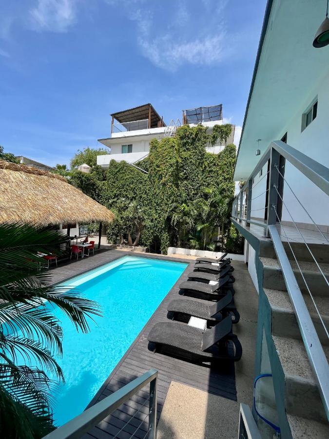 Hotel Aqualuna Cyclops Brisas de Zicatela Exterior photo